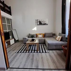 Ena & Marta Apartman Lovran